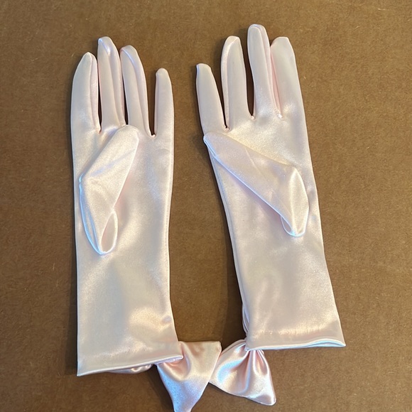 Satin handmade gloves with bow - Picture 8 of 10